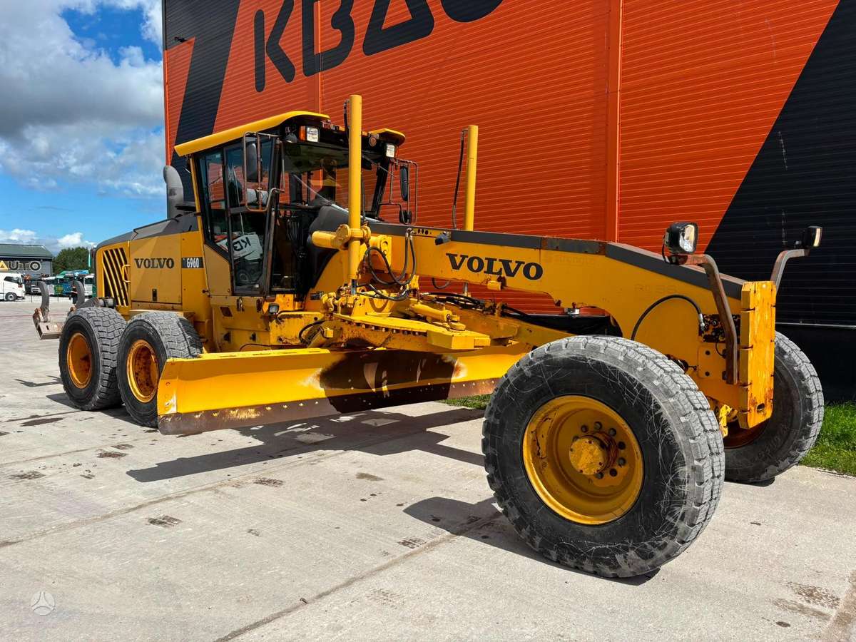 Volvo G960, kita