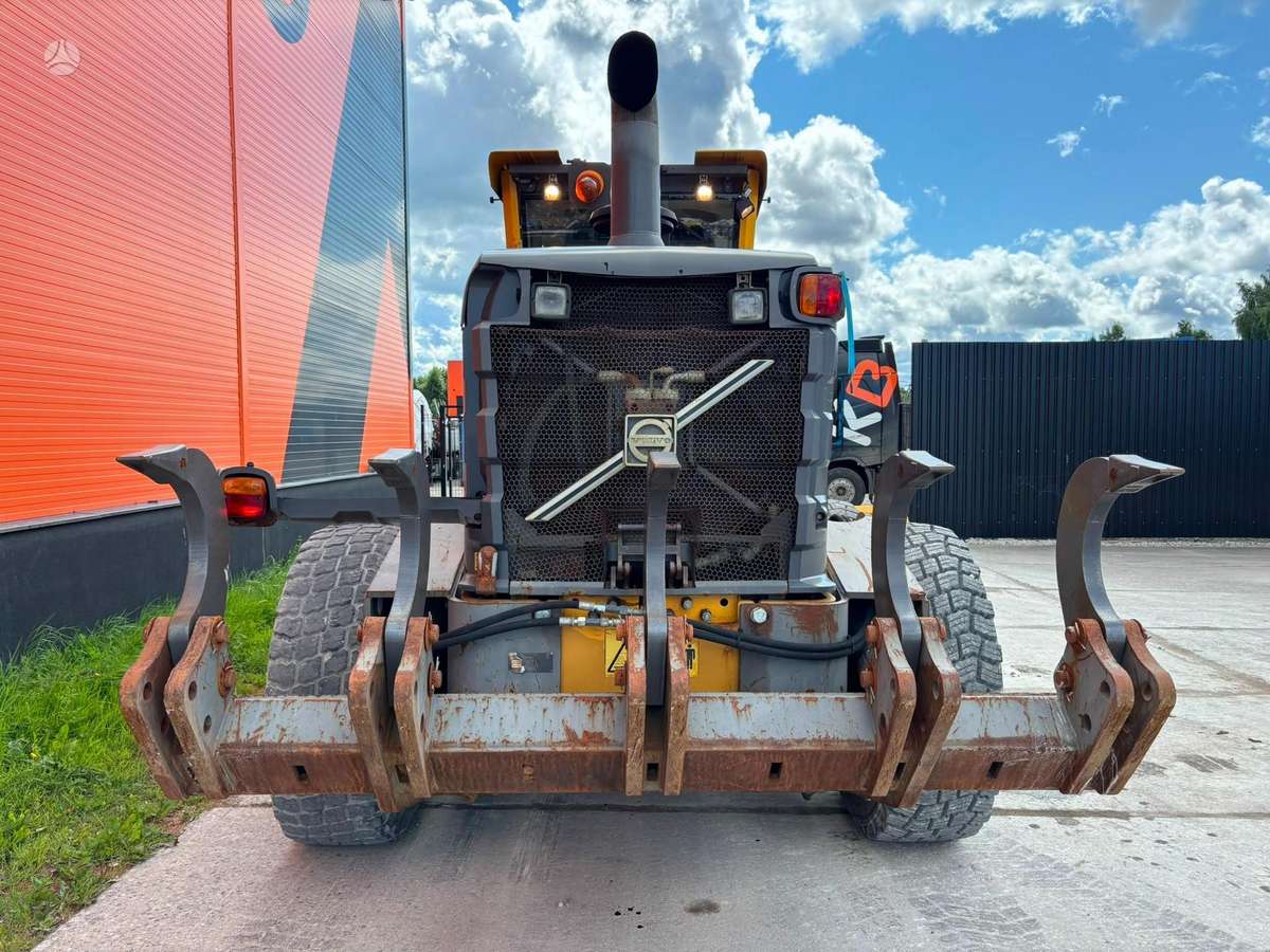 Volvo G960, kita