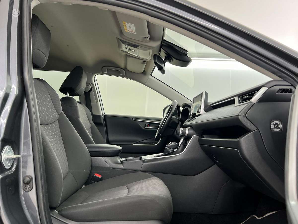 Toyota RAV4 - 6