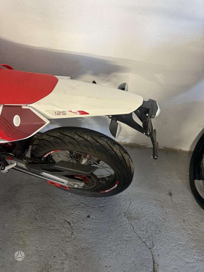 Fantic 125, supermoto