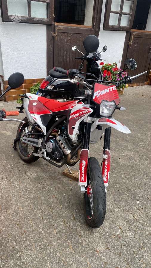 Fantic 125, supermoto