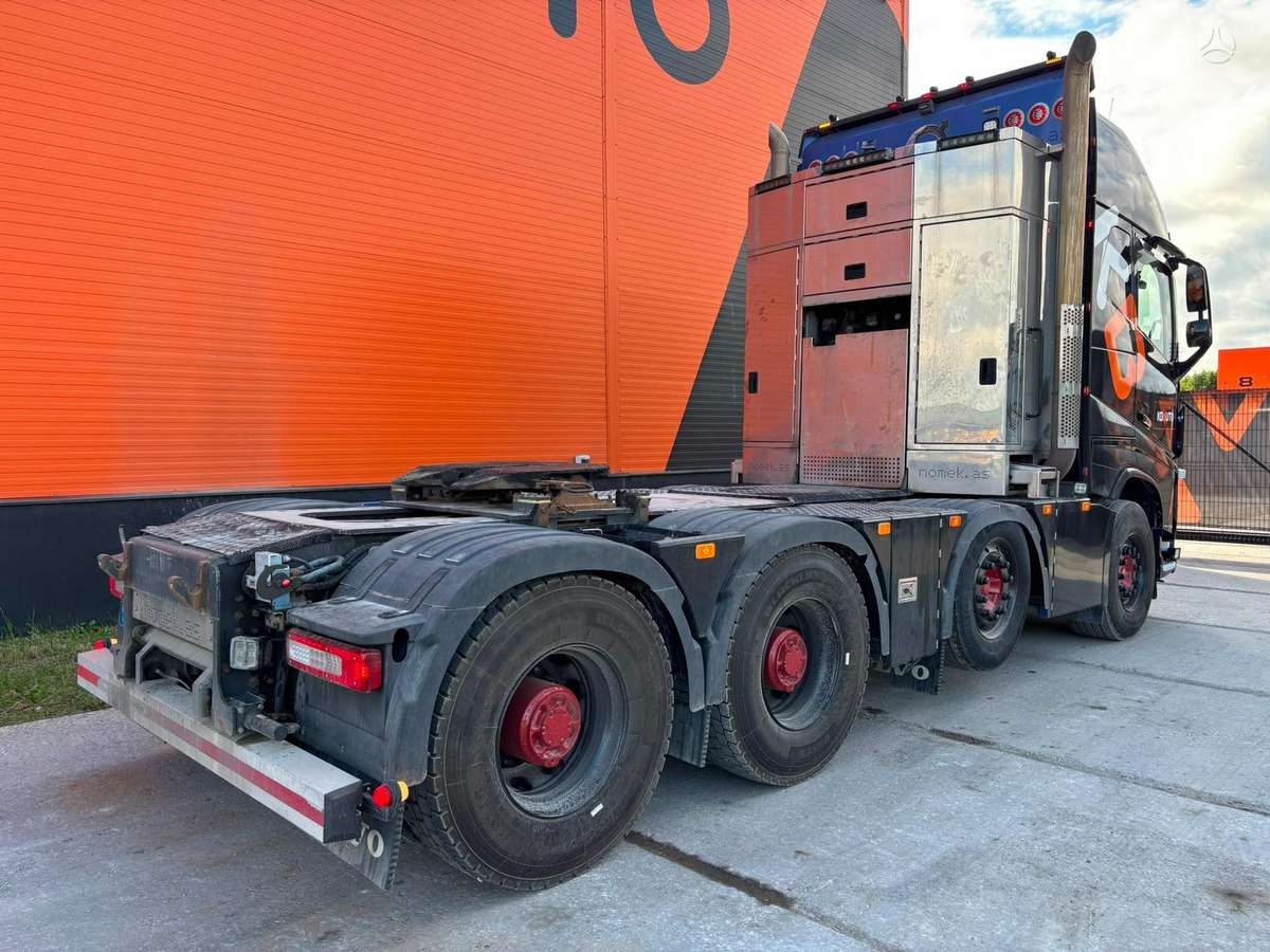 Volvo FH 16 750 8x4, single sleeper