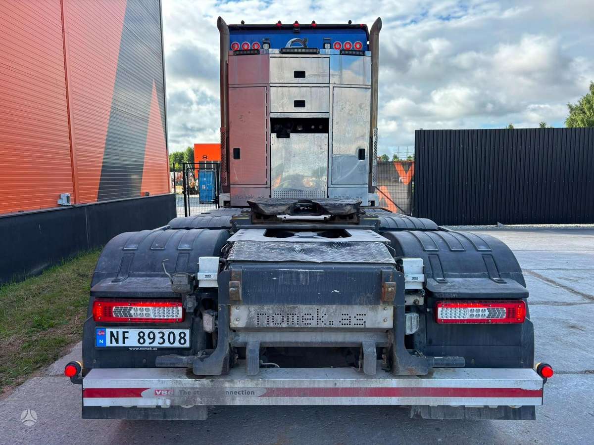 Volvo FH 16 750 8x4, single sleeper