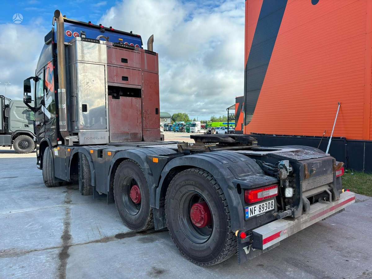 Volvo FH 16 750 8x4, single sleeper