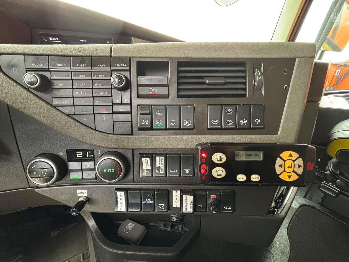 Volvo FH 16 750 8x4, single sleeper