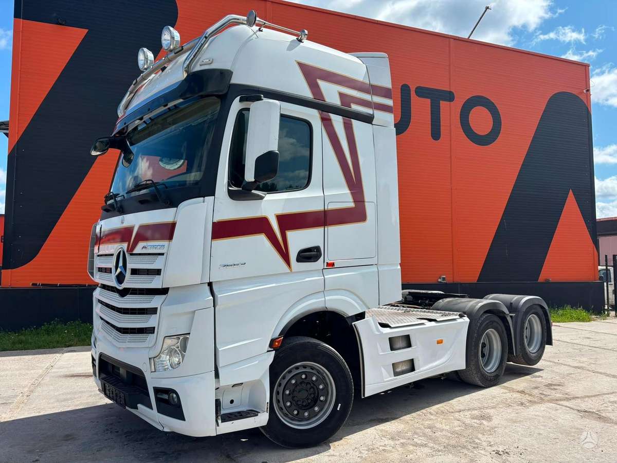 Mercedes-Benz Actros 2653 6x2, single sleeper
