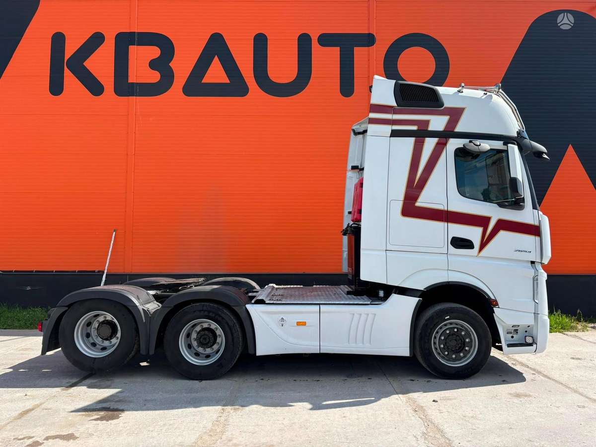 Mercedes-Benz Actros 2653 6x2, single sleeper