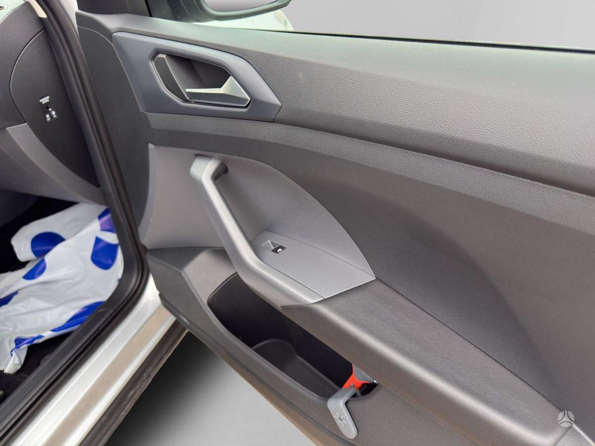 Volkswagen T-Cross - 8