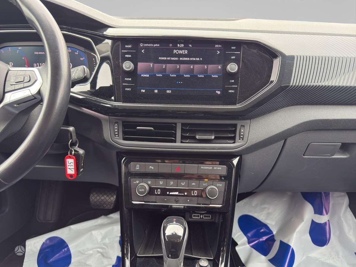Volkswagen T-Cross - 12