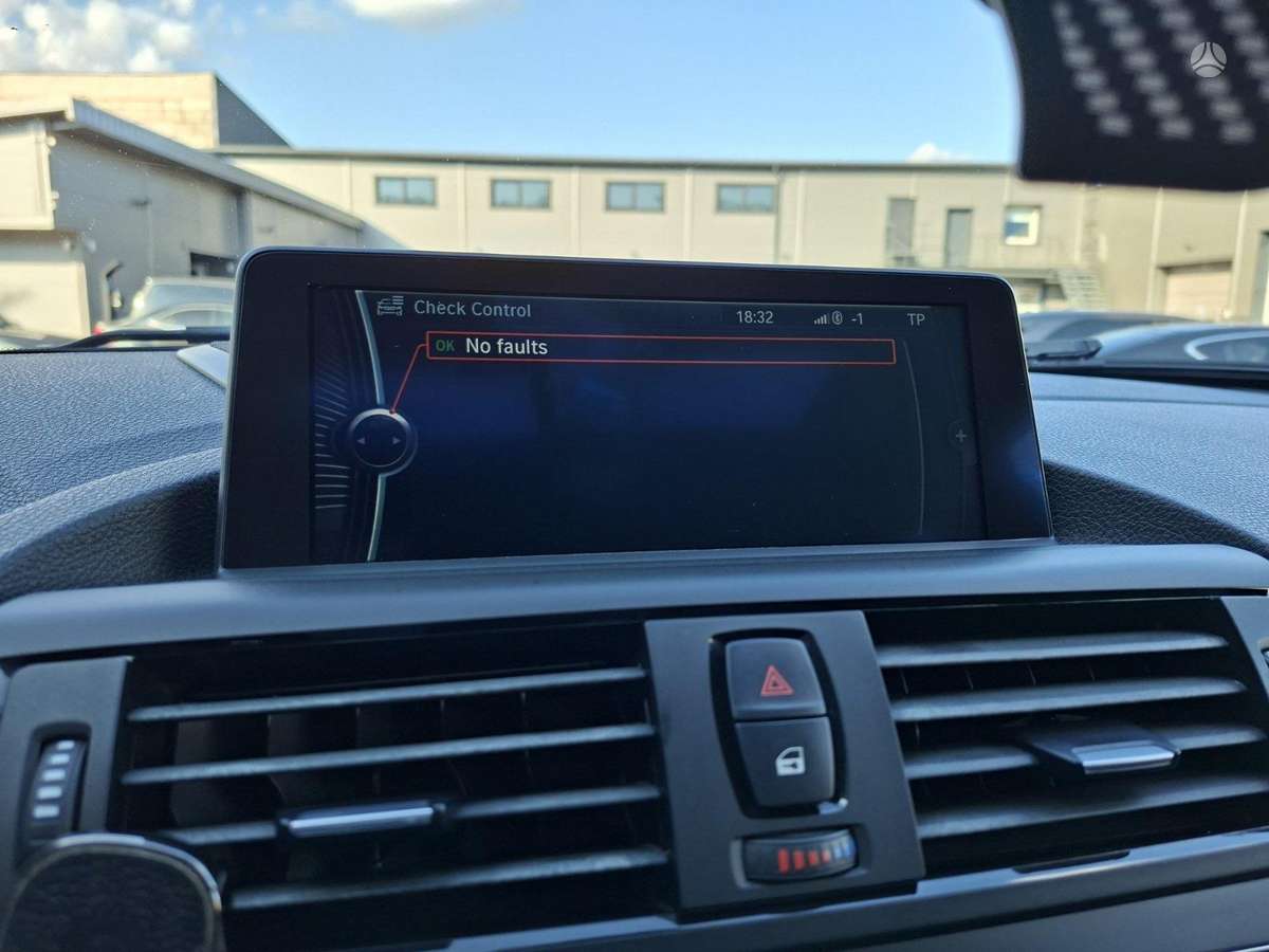 BMW 120, 2.0 l., hatchback