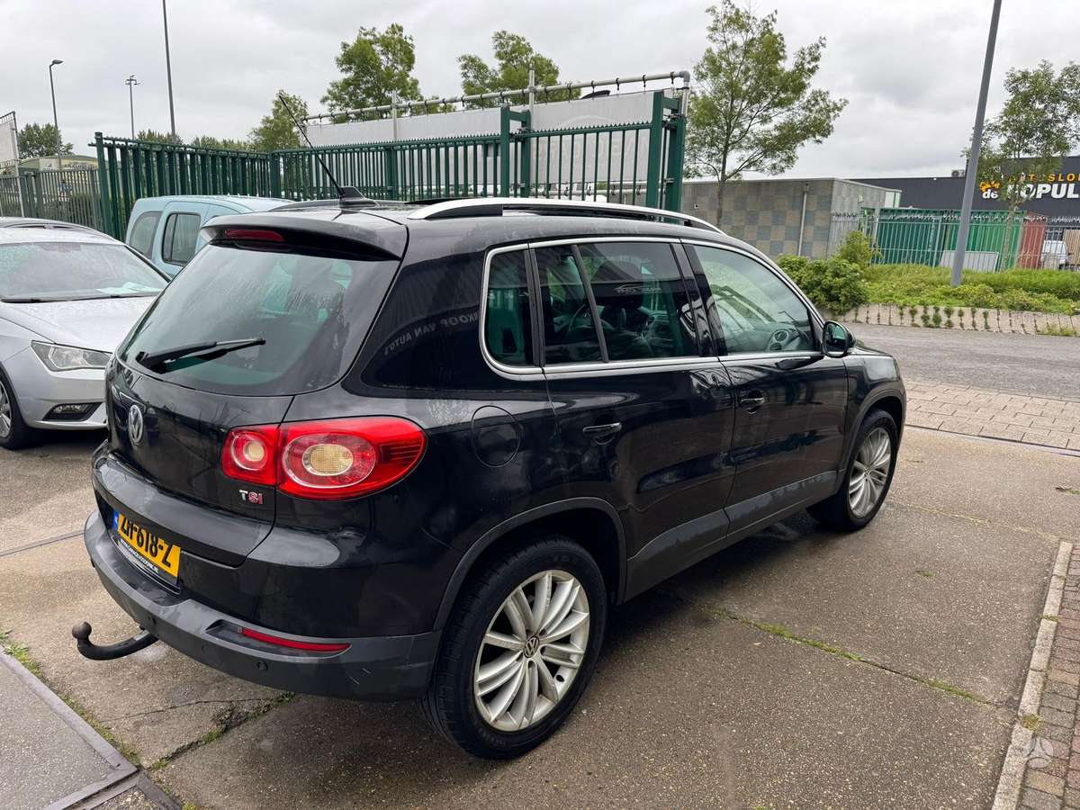 Volkswagen Tiguan - 3