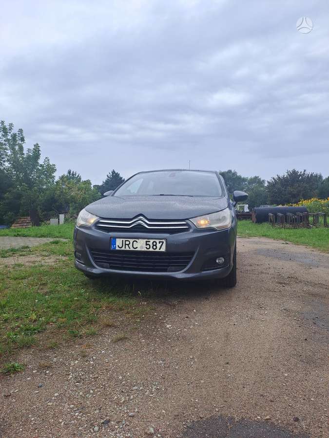 Citroen C4, 1.6 l., hatchback