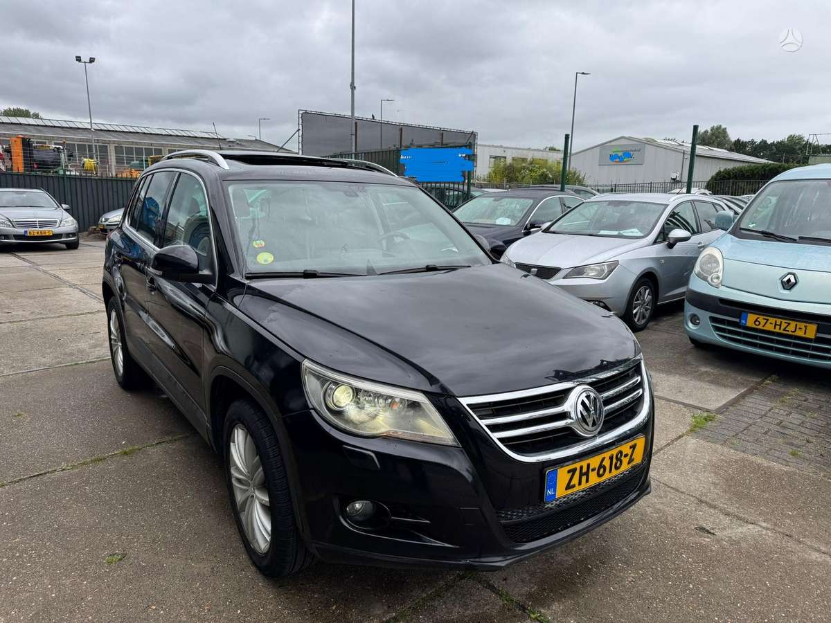 Volkswagen Tiguan - 2