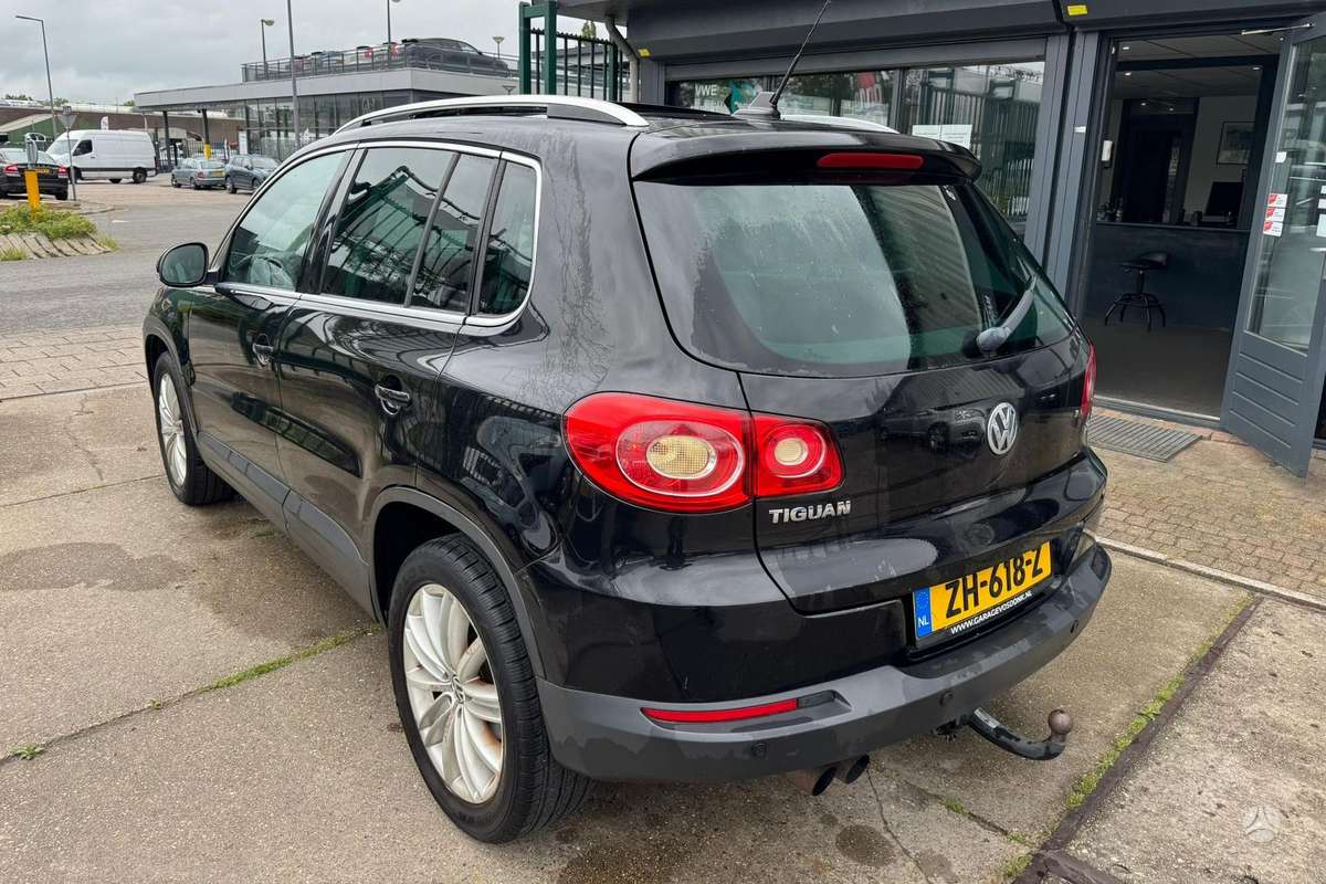 Volkswagen Tiguan - 4
