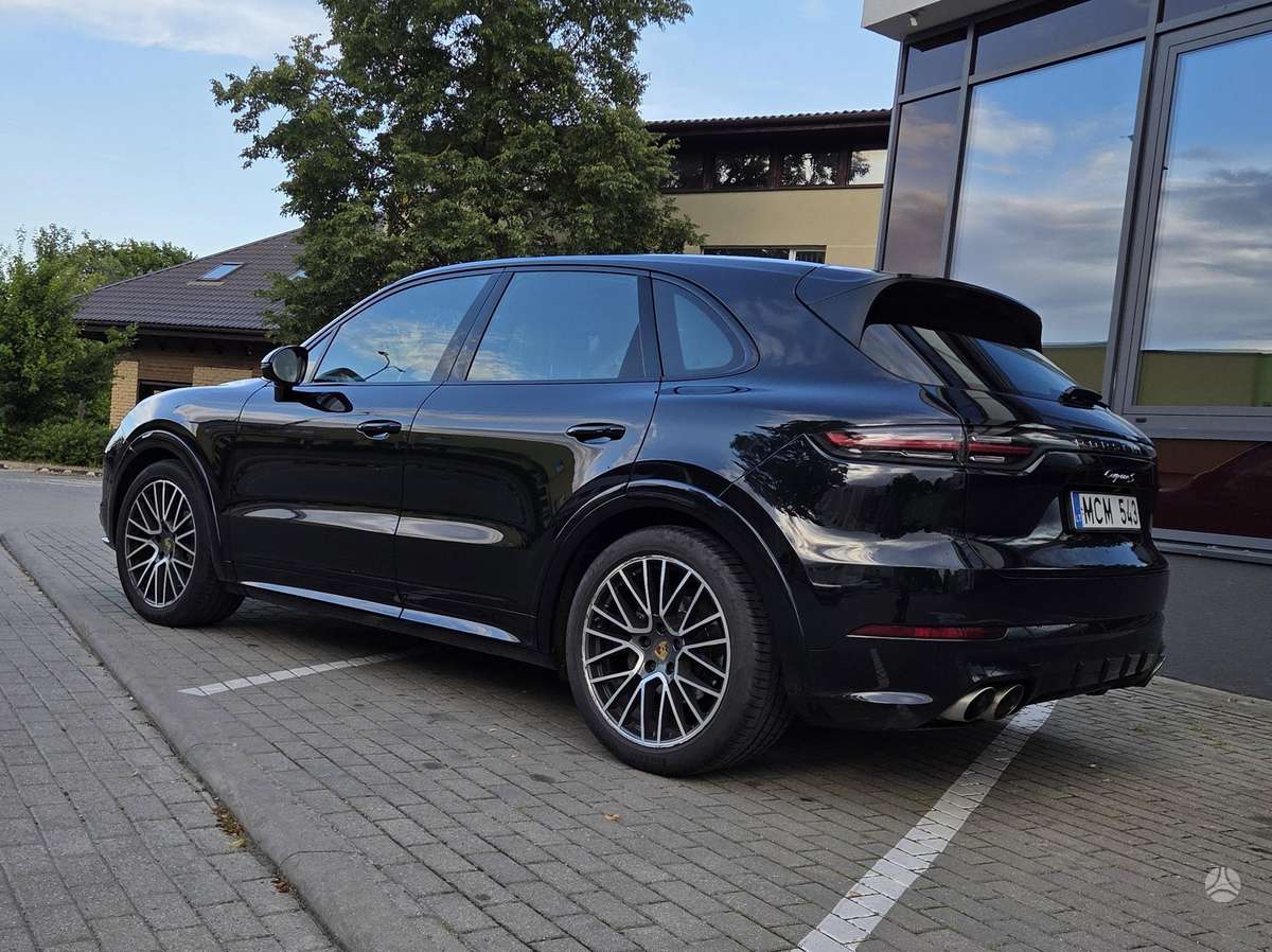 Porsche Cayenne - 4