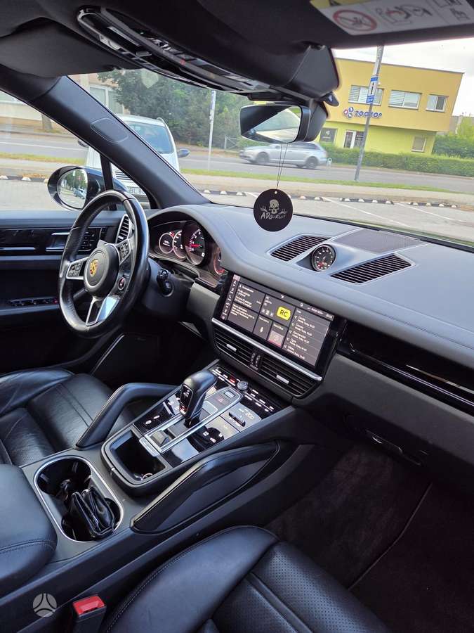 Porsche Cayenne - 9
