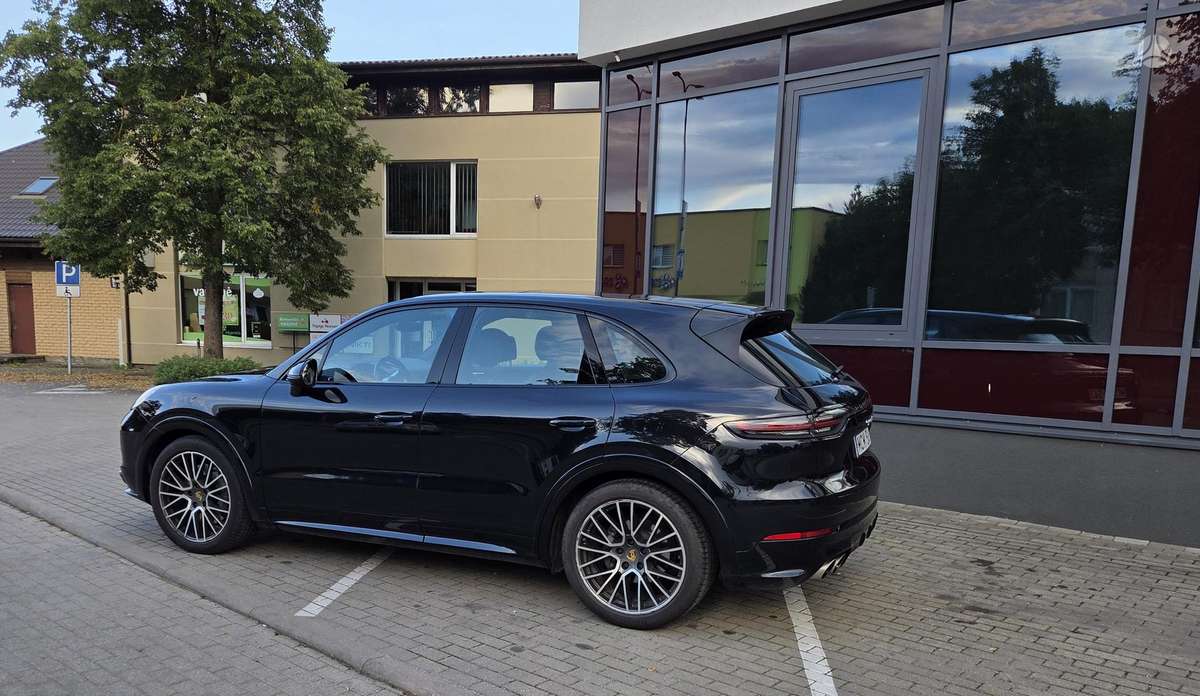 Porsche Cayenne - 10