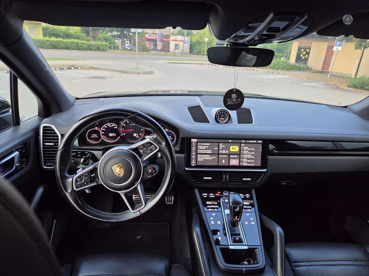 Porsche Cayenne - 11