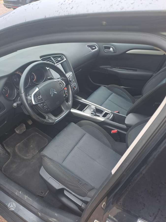 Citroen C4, 1.6 l., hatchback
