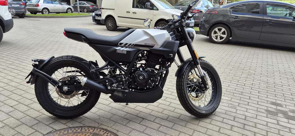Brixton Crossfire 125 125cc, street / classic