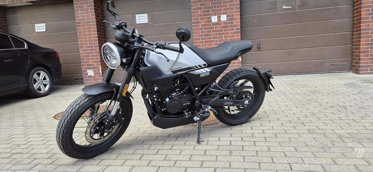 Brixton Crossfire 125 125cc, street / classic
