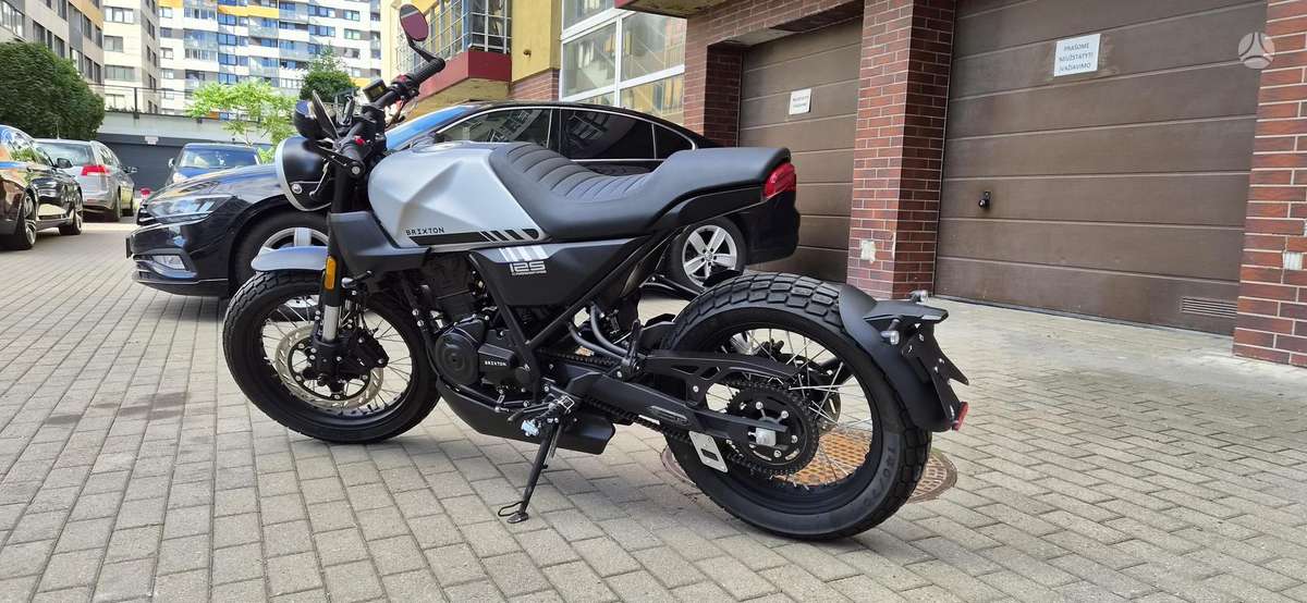 Brixton Crossfire 125 125cc, street / classic