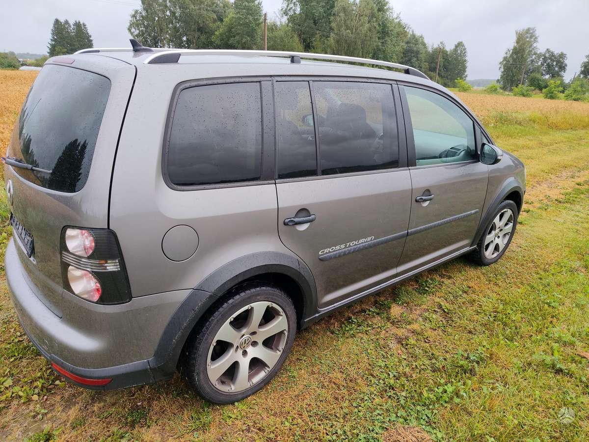 Volkswagen Cross Touran - 3
