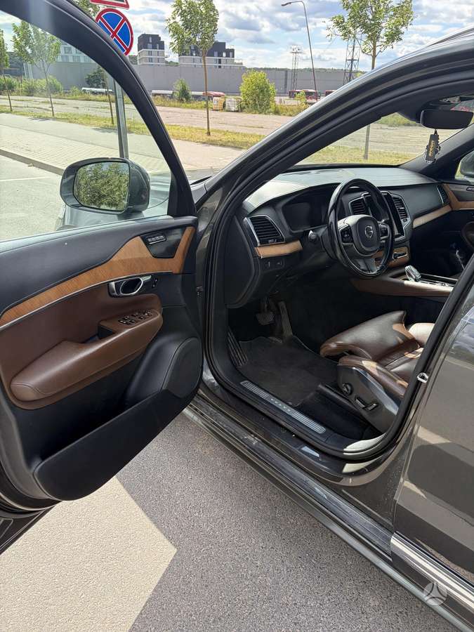 Volvo XC90 - 4