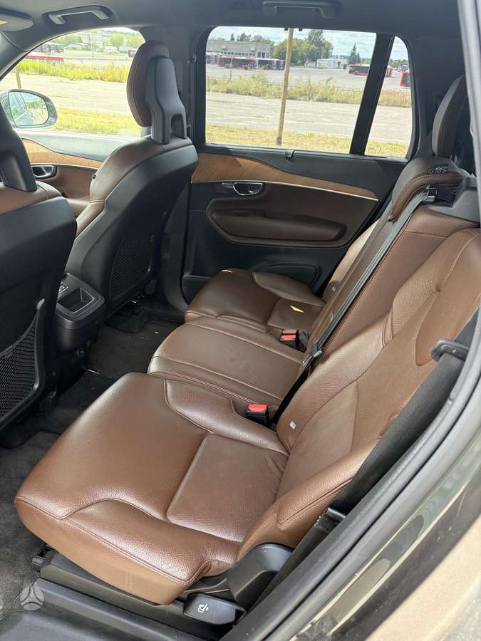 Volvo XC90 - 8