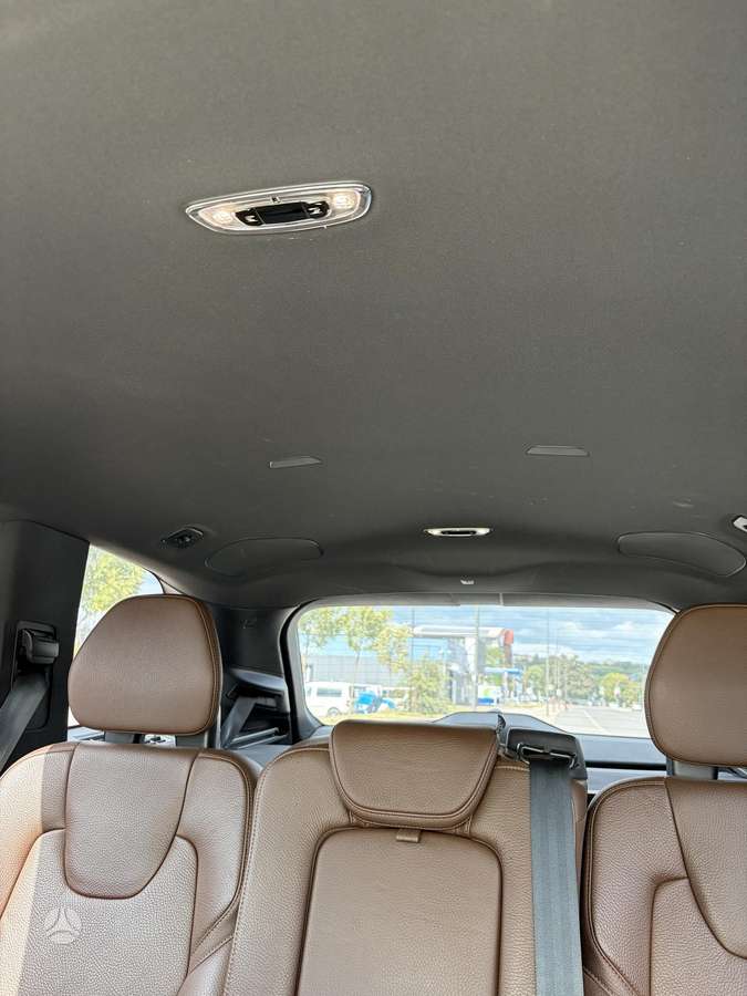 Volvo XC90 - 10