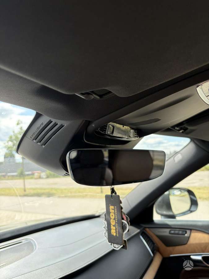 Volvo XC90 - 11