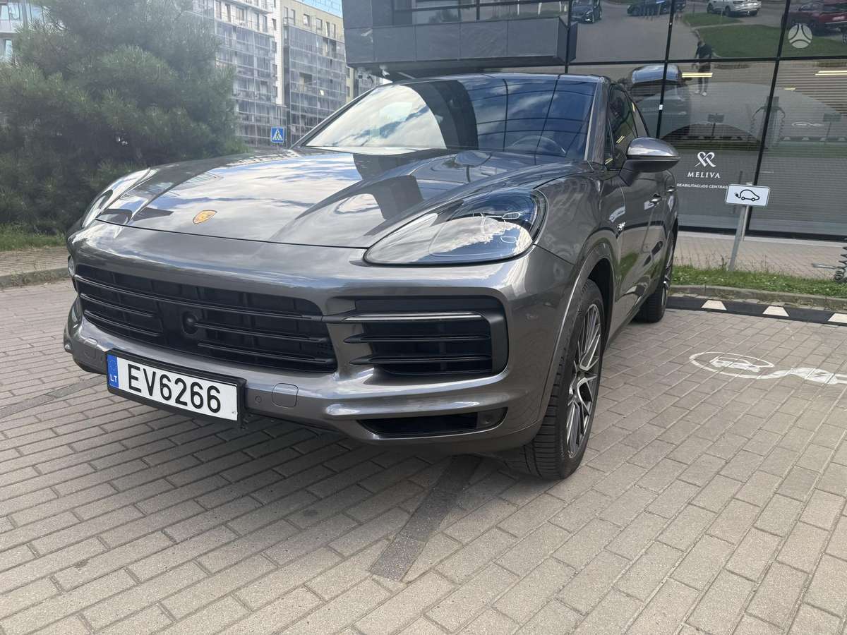 Porsche Cayenne - 2