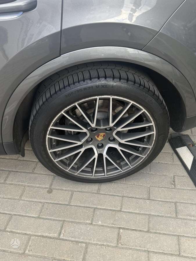 Porsche Cayenne - 8