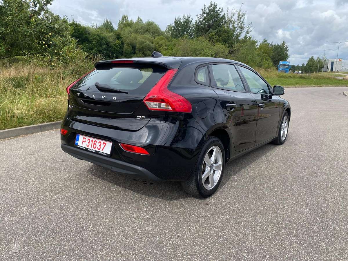Volvo V40, 2.0 l., hatchback