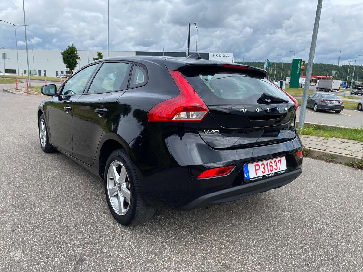Volvo V40, 2.0 l., hatchback