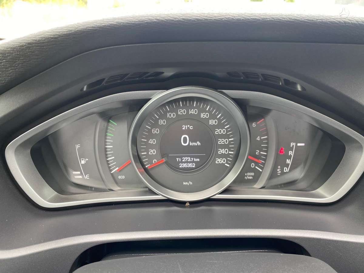 Volvo V40, 2.0 l., hatchback