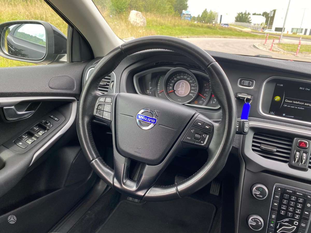 Volvo V40, 2.0 l., hatchback