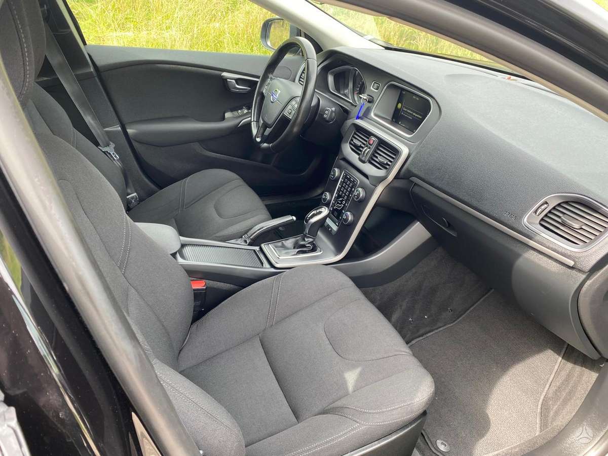 Volvo V40, 2.0 l., Хэтчбек
