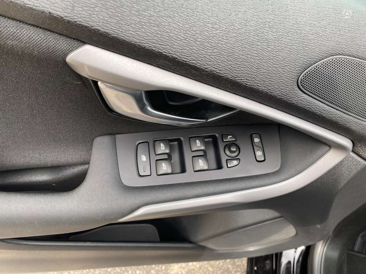 Volvo V40, 2.0 l., Хэтчбек