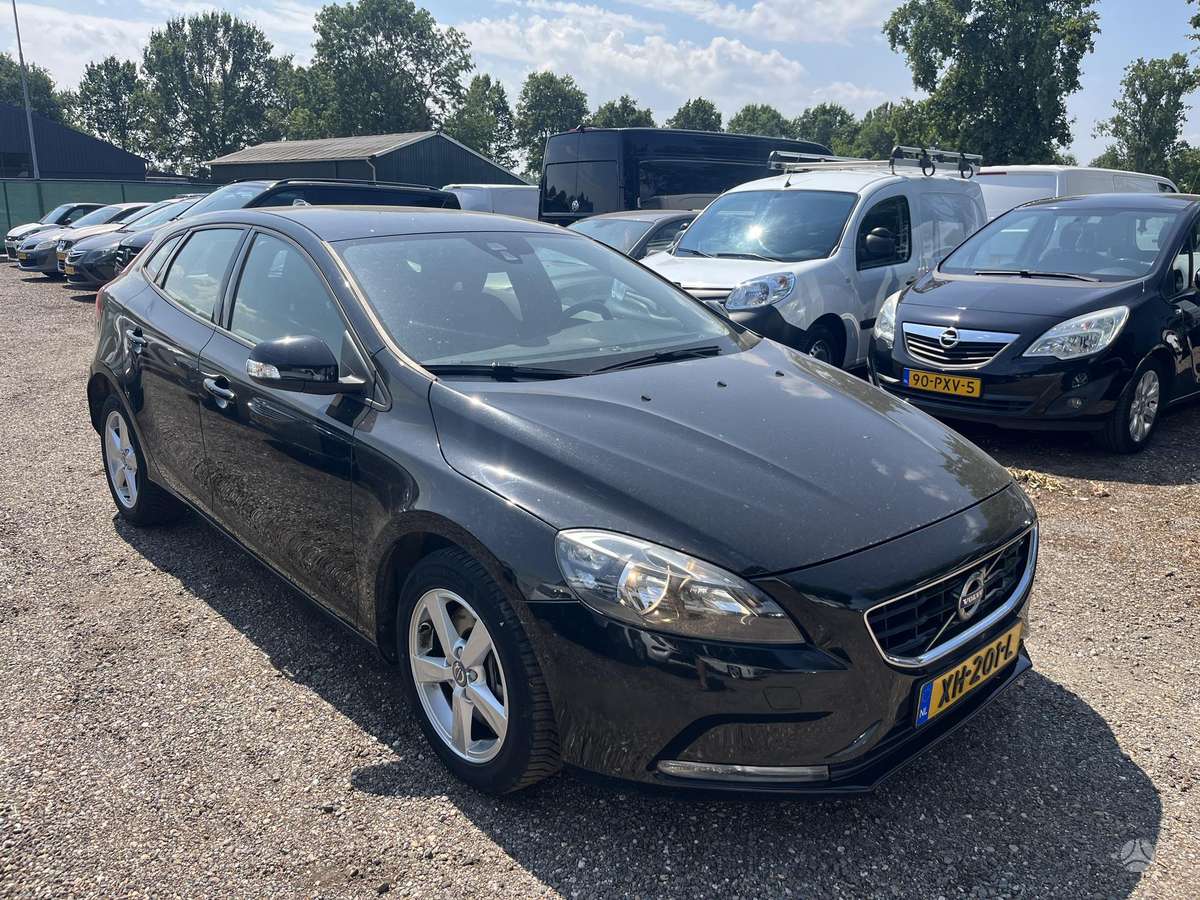 Volvo V40, 2.0 l., hatchback