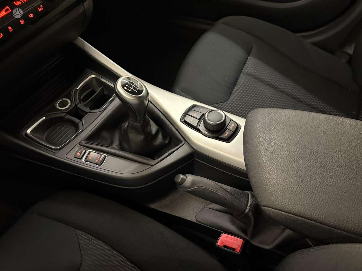 BMW 120, 2.0 l., hatchback