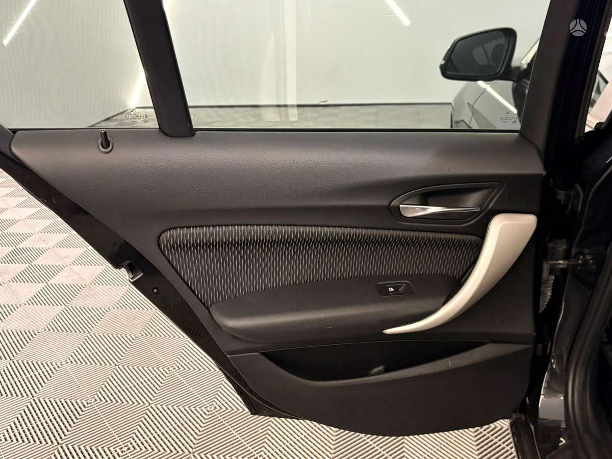BMW 120, 2.0 l., hatchback