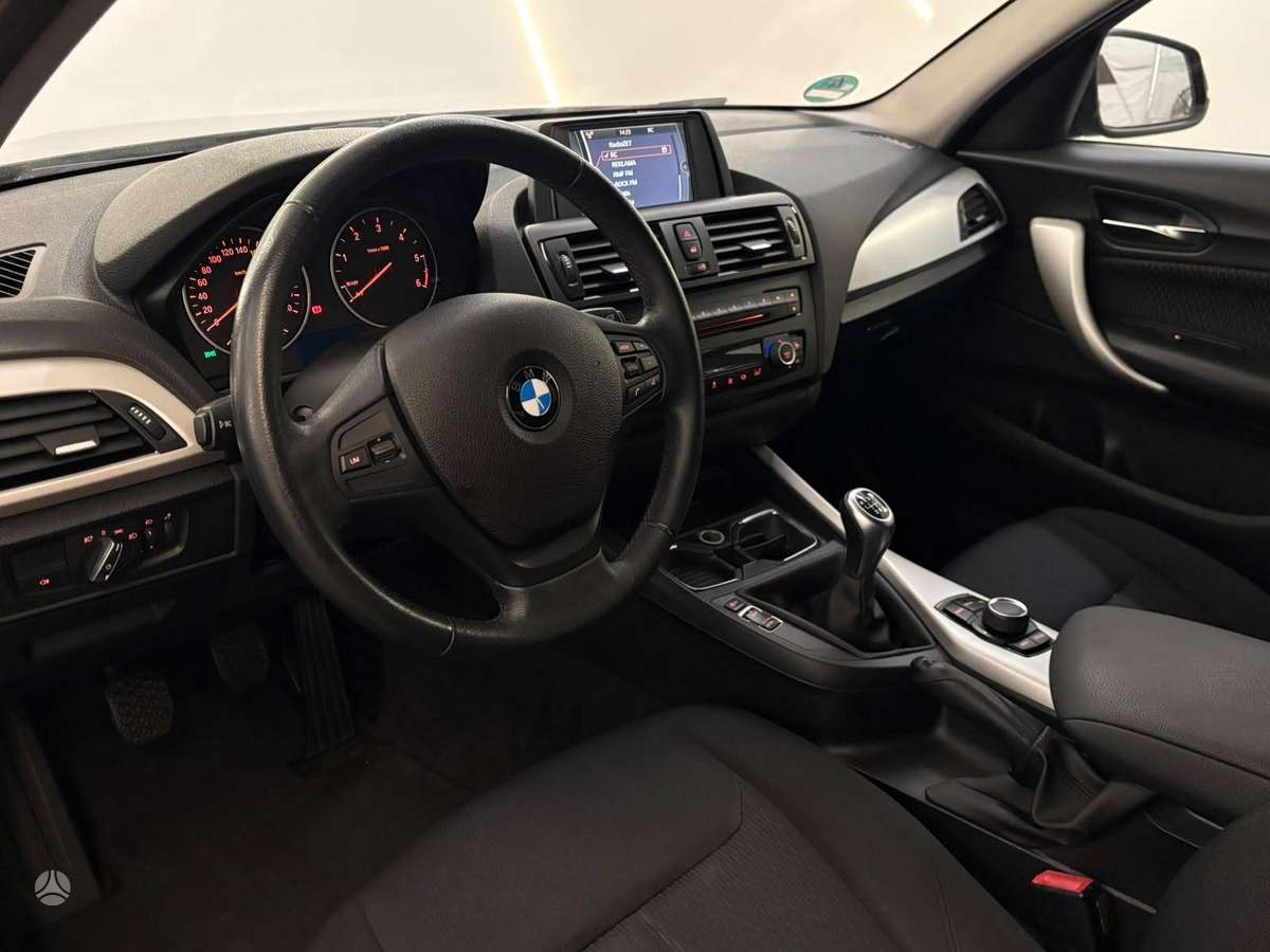 BMW 120, 2.0 l., hatchback