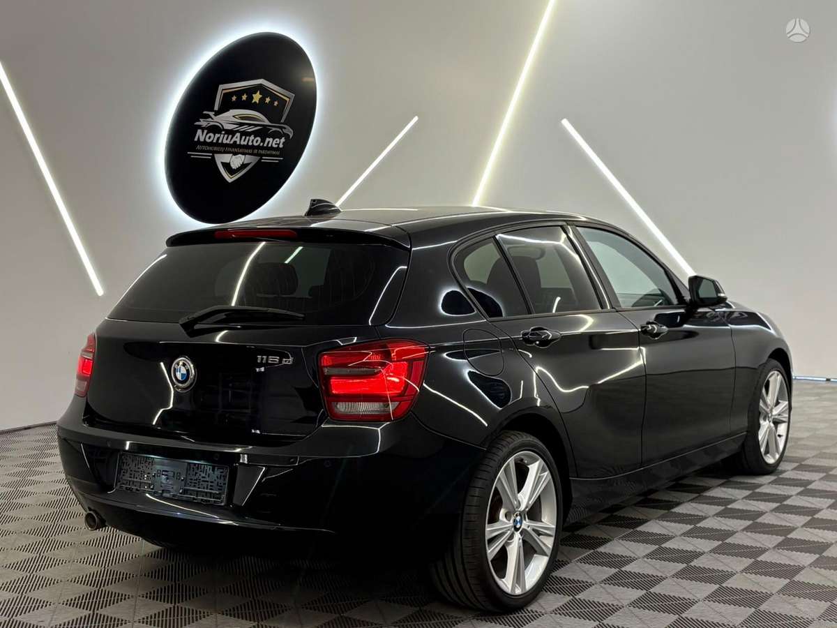 BMW 120, 2.0 l., hatchback