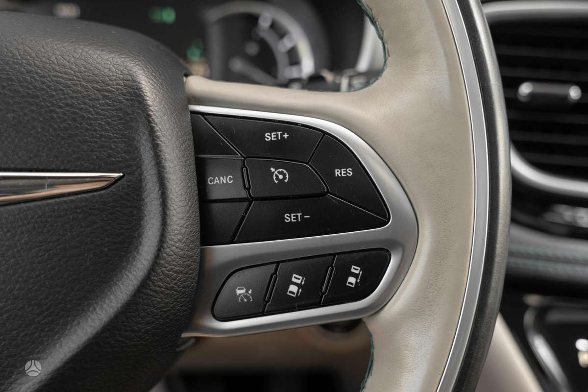 Chrysler Pacifica, 3.6 l., Минивэн