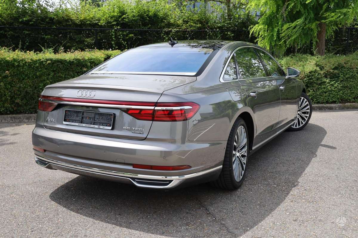 Audi A8, 3.0 l., Седан