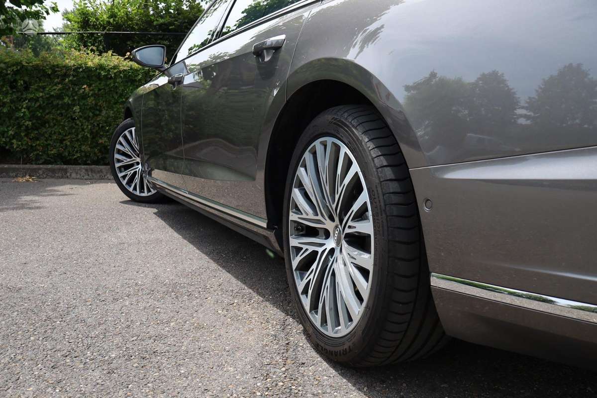 Audi A8, 3.0 l., Седан