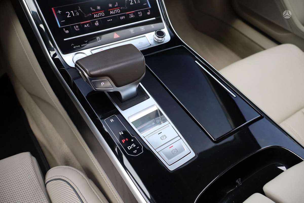 Audi A8, 3.0 l., Седан