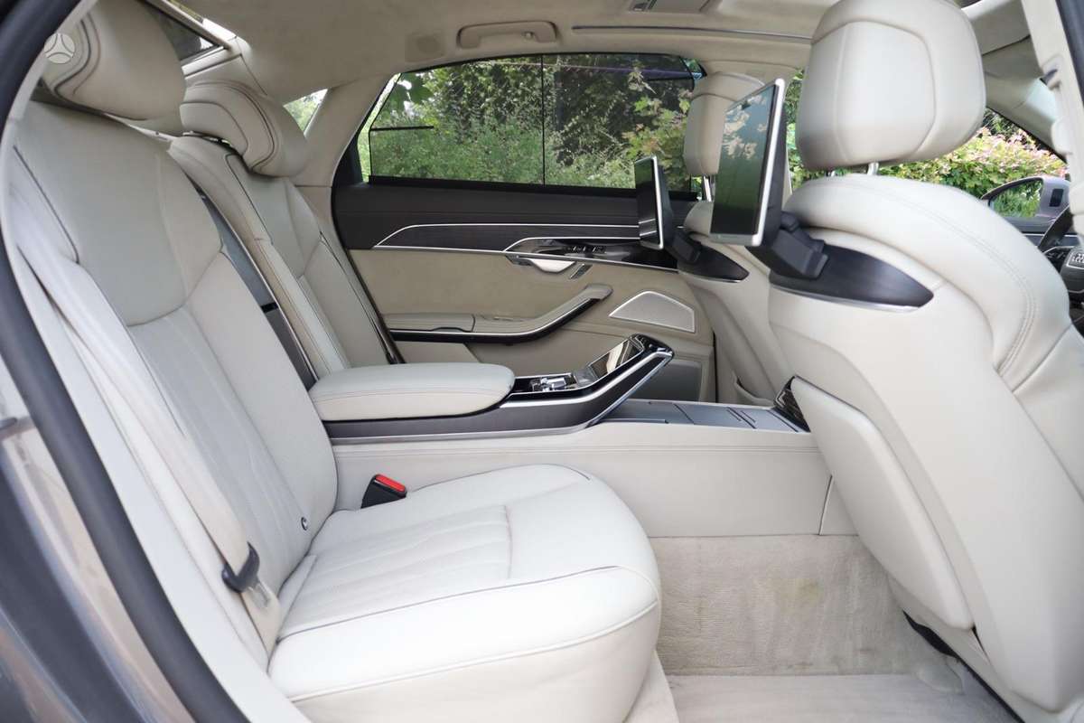 Audi A8, 3.0 l., Седан