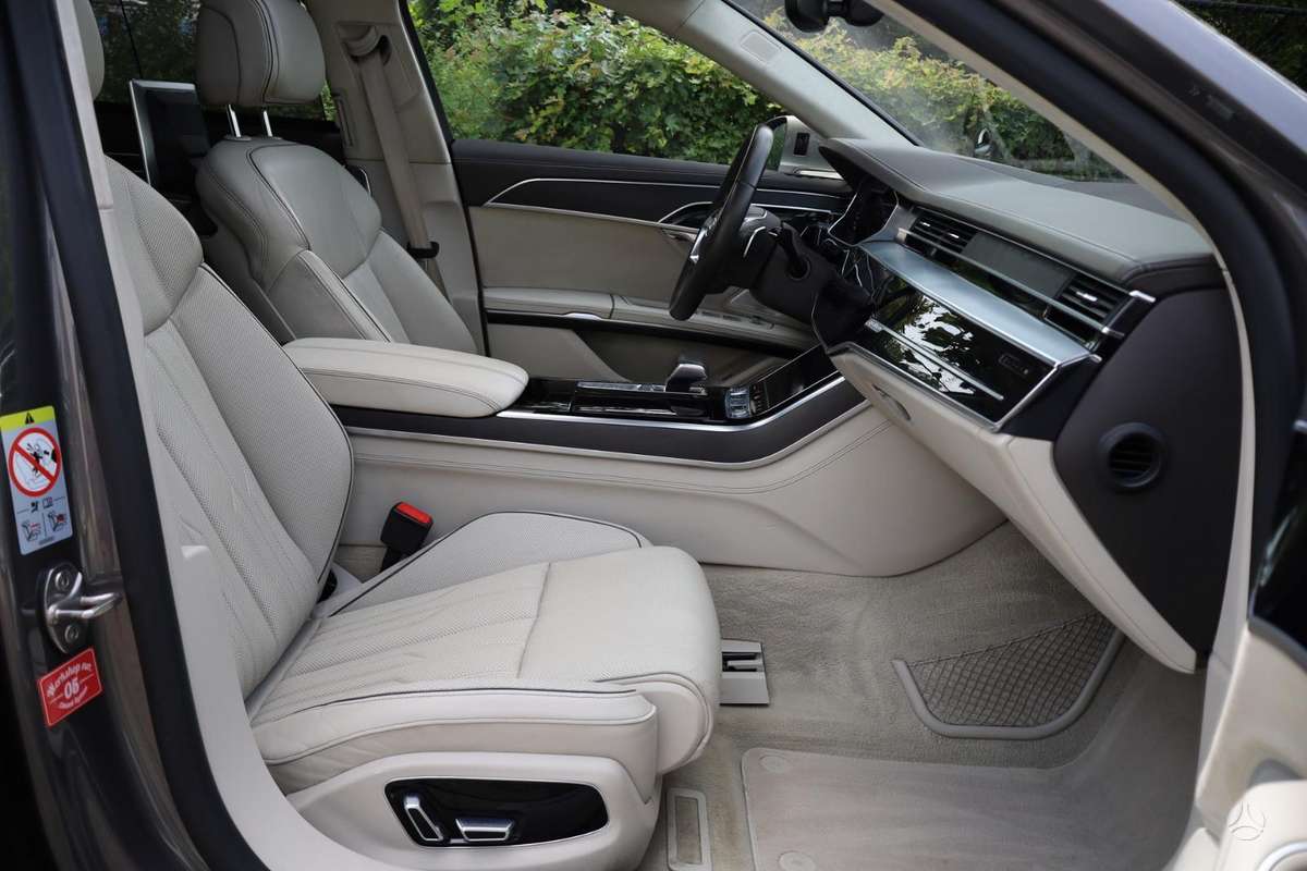 Audi A8, 3.0 l., Седан
